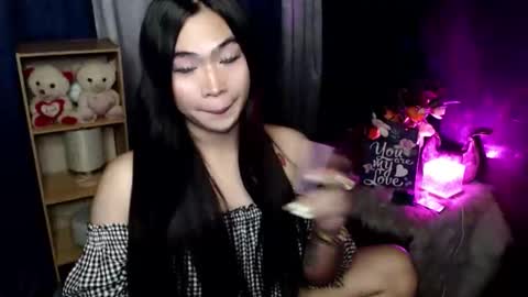 Snapshot of queenofcum169xx chatting on April 2026 06:47:02 PM Mikka online show from April 2026 06:47:02 PM