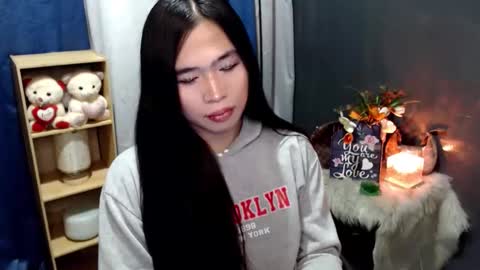 Snapshot of queenofcum169xx chatting on April 2026 06:25:01 PM Mikka online show from April 2026 06:25:01 PM