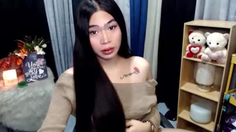 Snapshot of queenofcum169xx chatting on May 2026 05:17:02 PM Mikka online show from May 2026 05:17:02 PM