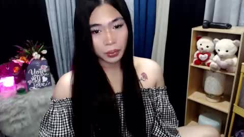 Snapshot of queenofcum169xx chatting on May 2026 04:57:02 PM Mikka online show from May 2026 04:57:02 PM
