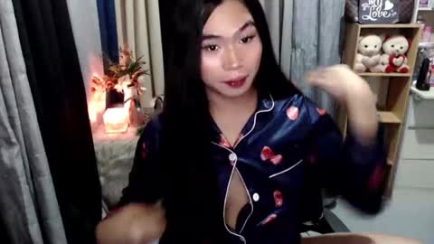Snapshot of queenofcum169xx chatting on May 2026 05:20:01 PM Mikka online show from May 2026 05:20:01 PM