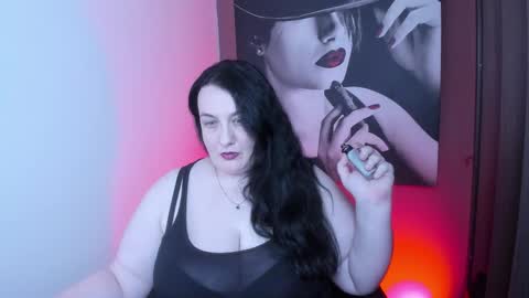 Snapshot of queenofhaze chatting on September 2025 01:45:01 PM you may simply address Me with Your Grace online show from September 2025 01:45:01 PM