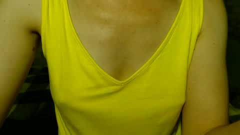 Snapshot of queenoftenderness chatting on July 2026 05:08:01 PM queenoftenderness online show from July 2026 05:08:01 PM