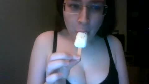 Snapshot of queenofthenights chatting on June 2026 09:35:01 PM queenofthenights online show from June 2026 09:35:01 PM