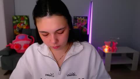 Snapshot of queenofthesense chatting on October 2025 04:46:01 PM Patricia online show from October 2025 04:46:01 PM