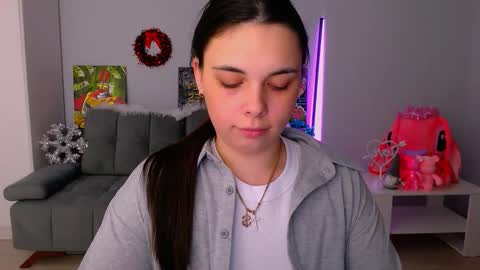 Snapshot of queenofthesense chatting on November 2025 02:43:02 PM Patricia online show from November 2025 02:43:02 PM