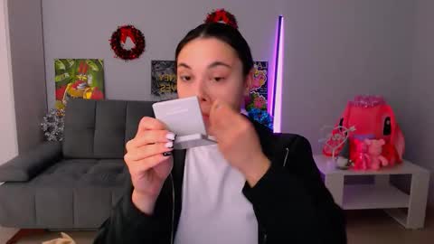 Snapshot of queenofthesense chatting on November 2025 12:51:01 PM Patricia online show from November 2025 12:51:01 PM