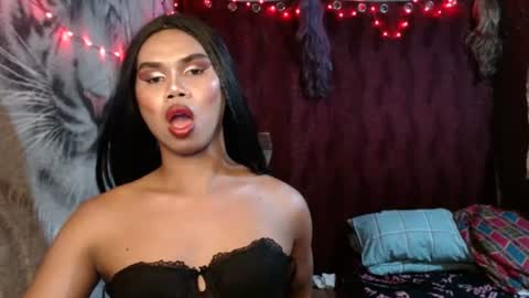 queenpinayebony_xx online show from July 2026 02:56:01 PM