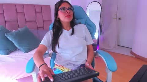 Rose online show from October 2025 12:39:02 PM