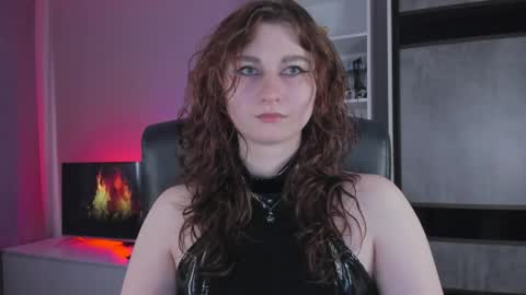 Snapshot of queenrosel chatting on May 2026 05:32:02 PM Rose online show from May 2026 05:32:02 PM