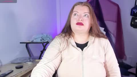 Snapshot of queensami7 chatting on November 2025 06:12:02 AM Samantha online show from November 2025 06:12:02 AM