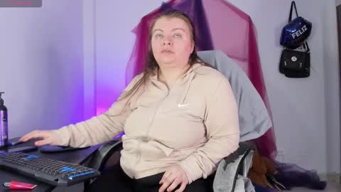 Snapshot of queensami7 chatting on November 2025 04:33:02 AM Samantha online show from November 2025 04:33:02 AM