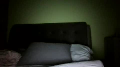 Snapshot of queenstuff chatting on December 2025 09:20:01 PM queenstuff online show from December 2025 09:20:01 PM