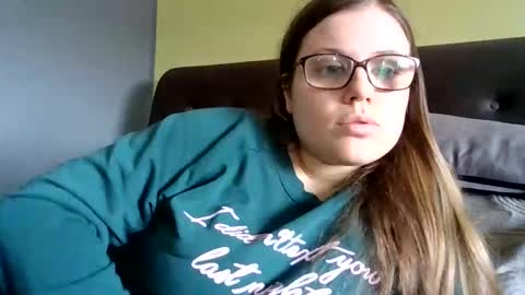 queenstuff online show from February 2026 12:20:01 PM