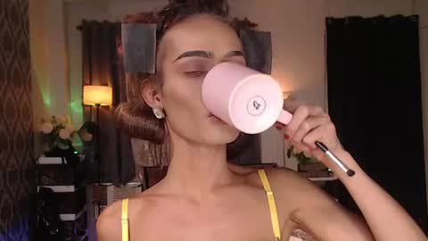 Snapshot of queenvalentinats chatting on July 2026 05:04:02 PM ValentinaMoone online show from July 2026 05:04:02 PM