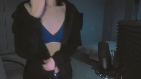 quietluxury online show from December 2025 09:38:01 AM