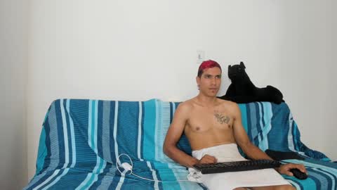 Snapshot of quinnandpuma chatting on January 2025 03:52:02 AM QuinnAndPuma online show from January 2025 03:52:02 AM