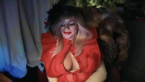 Snapshot of qweenviva chatting on January 2025 03:29:01 AM ViVaLuvLicious online show from January 2025 03:29:01 AM