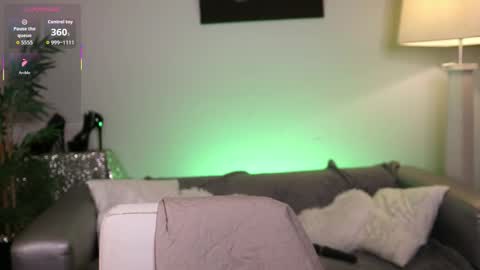 Snapshot of qwennx chatting on November 2025 02:44:02 AM Nova Hollis online show from November 2025 02:44:02 AM