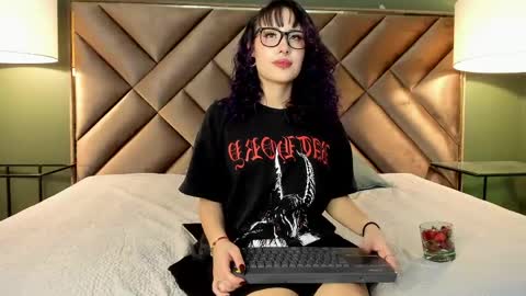 Snapshot of rache_roth chatting on June 2026 12:13:01 AM Rachel online show from June 2026 12:13:01 AM