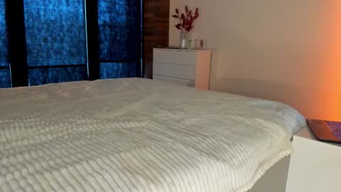 Sherryl online show from February 2026 09:02:01 AM