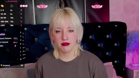 Snapshot of rachelcart chatting on January 2025 04:03:01 AM RachelCart online show from January 2025 04:03:01 AM