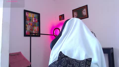 Snapshot of rachell_420 chatting on May 2026 02:33:02 PM rachell_420 online show from May 2026 02:33:02 PM
