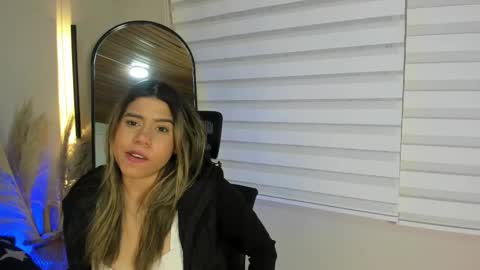 Snapshot of rachell_criss chatting on October 2025 04:20:02 AM Rachell online show from October 2025 04:20:02 AM