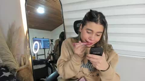 Snapshot of rachell_criss chatting on October 2025 04:36:01 AM Rachell online show from October 2025 04:36:01 AM