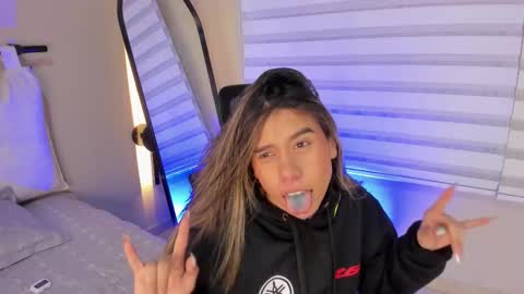 Snapshot of rachell_criss chatting on November 2025 04:13:02 AM Rachell online show from November 2025 04:13:02 AM