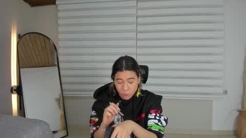 Snapshot of rachell_criss chatting on November 2025 04:16:01 AM Rachell online show from November 2025 04:16:01 AM