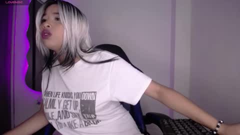 Snapshot of rachell_grey_ chatting on December 2025 02:50:02 AM Rachel online show from December 2025 02:50:02 AM