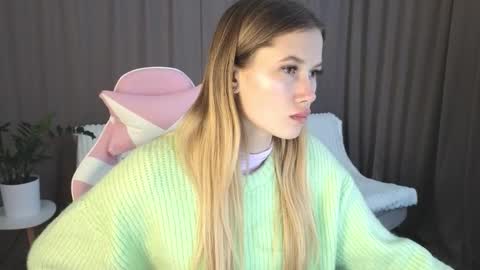 Snapshot of rachelwooods chatting on January 2026 07:43:02 AM Rachel online show from January 2026 07:43:02 AM