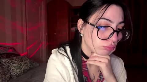 Luna online show from December 2025 10:48:02 PM