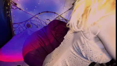 Snapshot of radmila_star chatting on December 2025 04:36:01 PM Radmila Star online show from December 2025 04:36:01 PM