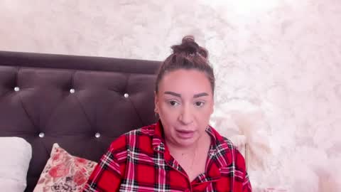 raelledarkstar online show from May 2026 07:47:01 AM