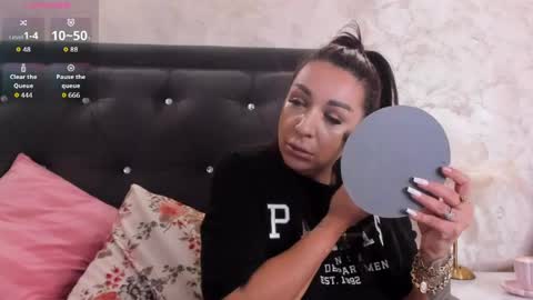 raelledarkstar online show from May 2026 07:37:01 AM
