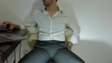 Snapshot of rafaelssk chatting on March 2026 09:27:01 AM elenacam online show from March 2026 09:27:01 AM