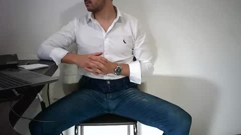 Snapshot of rafaelssk chatting on May 2026 10:31:02 AM elenacam online show from May 2026 10:31:02 AM