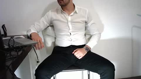 Snapshot of rafaelssk chatting on May 2026 05:40:01 PM elenacam online show from May 2026 05:40:01 PM