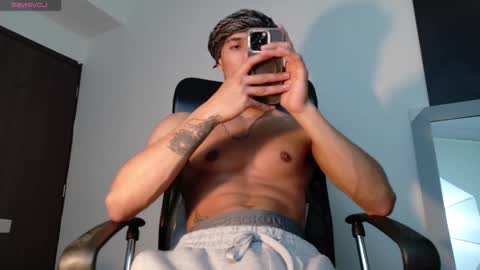 Snapshot of rafaelstone chatting on December 2025 03:34:01 AM IG online show from December 2025 03:34:01 AM