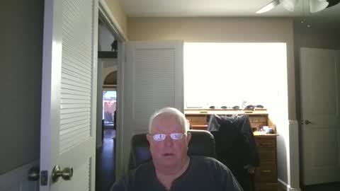 raiderman215 online show from December 2025 03:32:02 PM