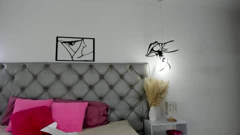 Snapshot of raiiaan_torricely chatting on November 2025 07:52:02 AM Rayan online show from November 2025 07:52:02 AM