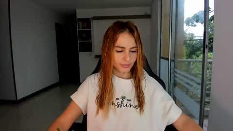 Snapshot of rainbow_jenny chatting on February 2025 10:22:01 PM Jennyindependent model . online show from February 2025 10:22:01 PM