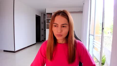 Jennyindependent model . online show from February 2026 06:17:01 PM