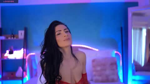 Snapshot of raisavawn chatting on May 2026 06:33:01 AM RaisaVawn online show from May 2026 06:33:01 AM