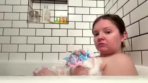 Snapshot of ramichick chatting on December 2025 01:33:02 AM Rami online show from December 2025 01:33:02 AM