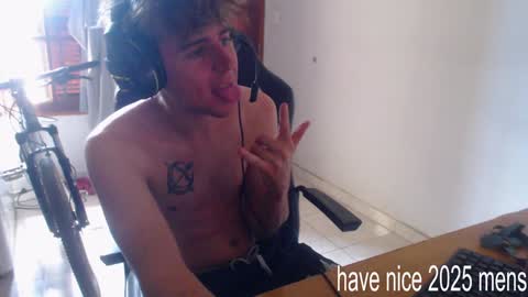 Snapshot of ramisexyloveyou chatting on December 2024 05:18:02 PM Ramiro online show from December 2024 05:18:02 PM