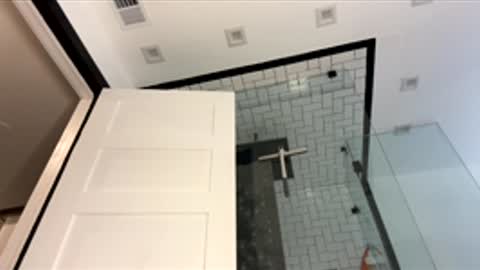    RAMONA Q   online show from November 2025 11:33:02 AM