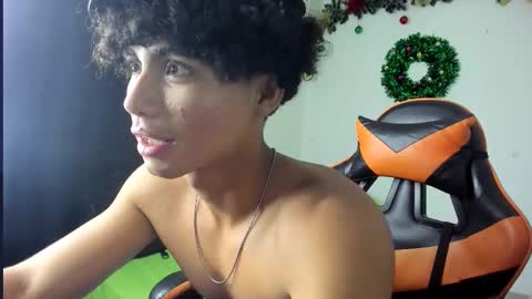 Snapshot of randy_escobar chatting on December 2025 06:25:02 PM randy_escobar online show from December 2025 06:25:02 PM